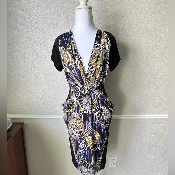 BCBG Max Azria Black and Gold Midi Dress New SZ Medium - Picture 1 of 13